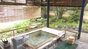 Outdoor spa bath