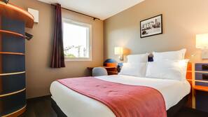 Desk, free cots/infant beds, free WiFi