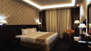 Premium bedding, in-room safe, desk, iron/ironing board