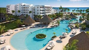 2 outdoor pools
