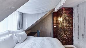Free minibar, in-room safe, desk, blackout curtains