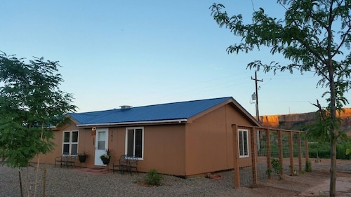 bluff utah hotels pet friendly