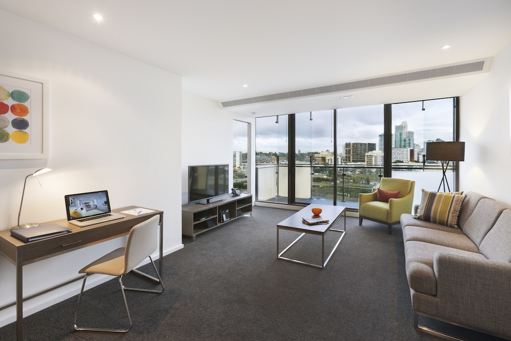 28 Nights Apartments
