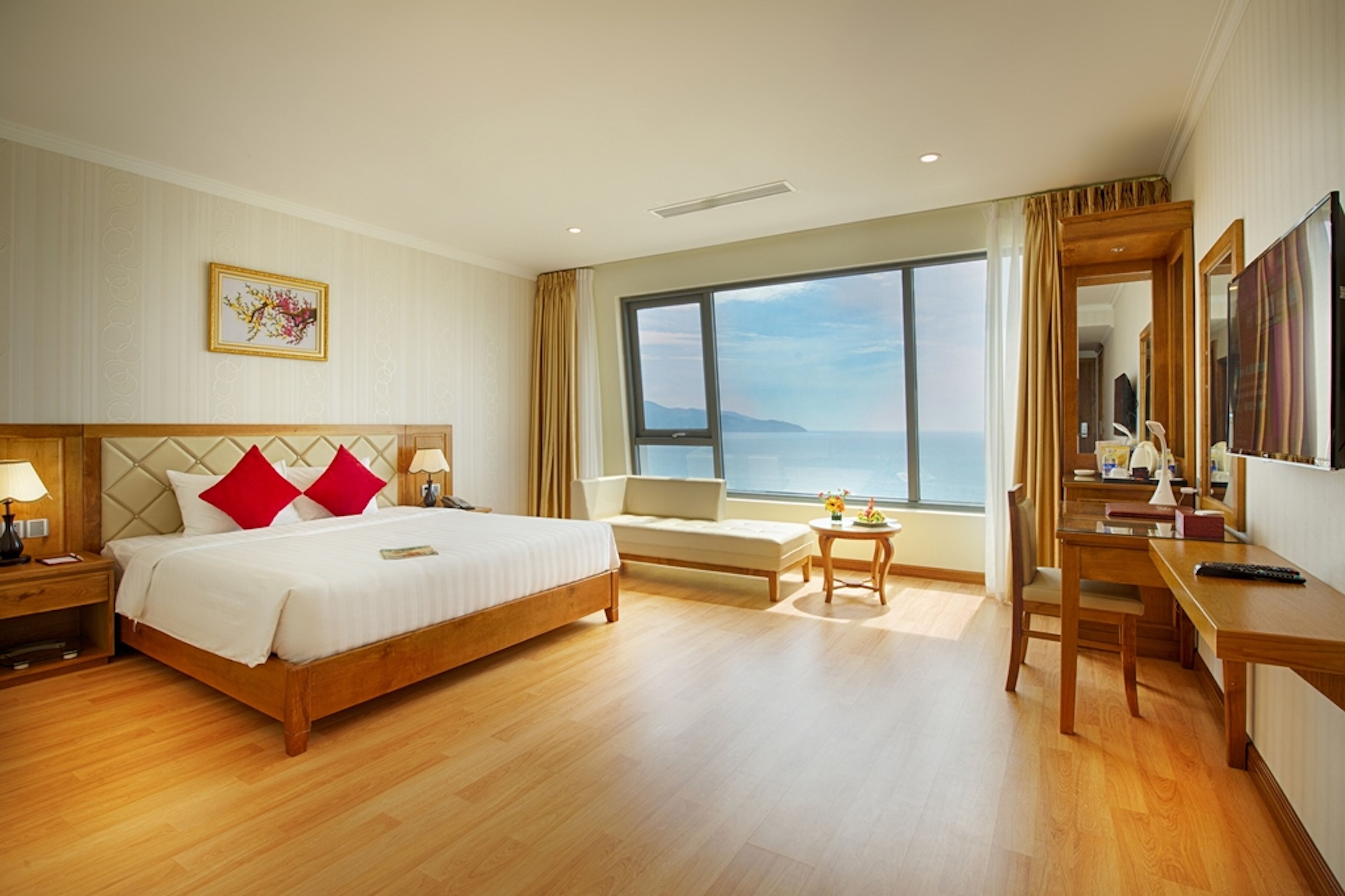 Serene Beach Hotel In Da Nang Vietnam Expedia