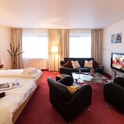 𝗧𝗢𝗣 𝟭𝟬 𝗛𝗼𝘁𝗲𝗹𝘀 𝗶𝗻 Neuwerk 2019 Expedia India