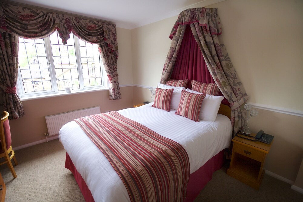 Little Silver Country Hotel Kent 2018 Reviews Booking Gazebo Featured Image