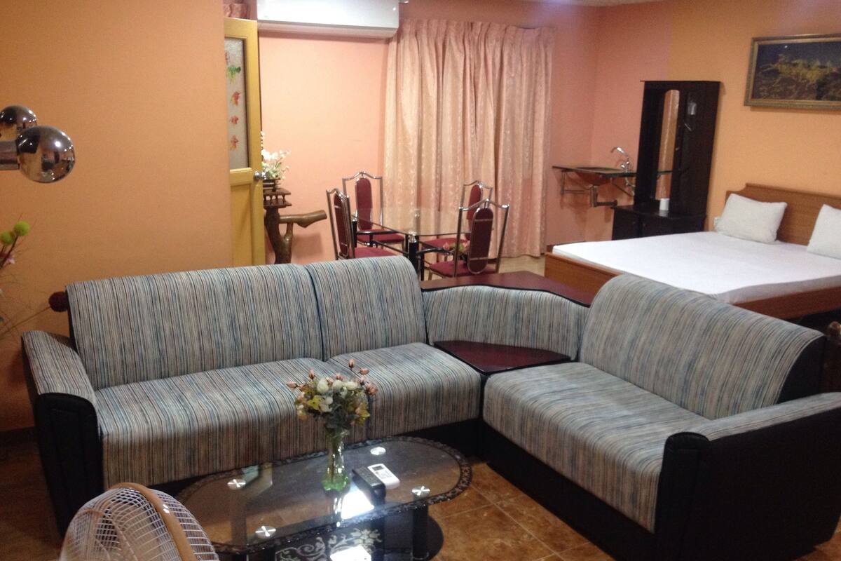 Sunshine Hotel Hall Faciliteiten En Beoordelingen 21 Expedia Nl