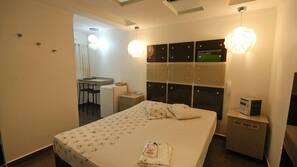 Minibar, free WiFi