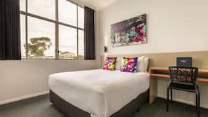 Desk, iron/ironing board, free WiFi, linens