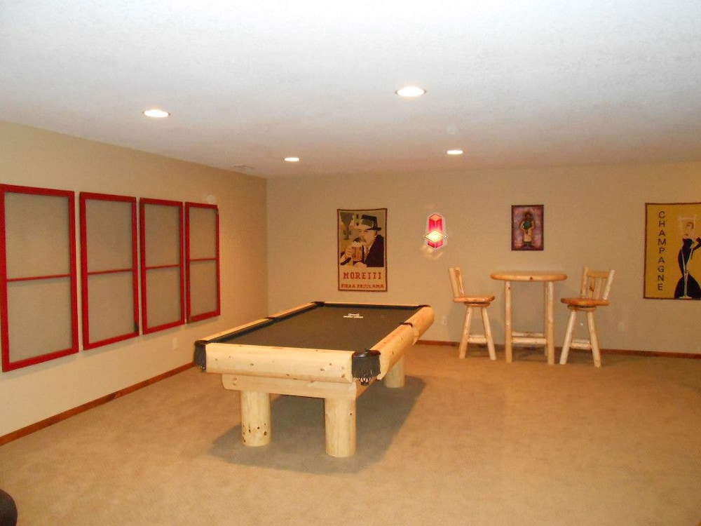 Quarterdeck Resort & Restaurant