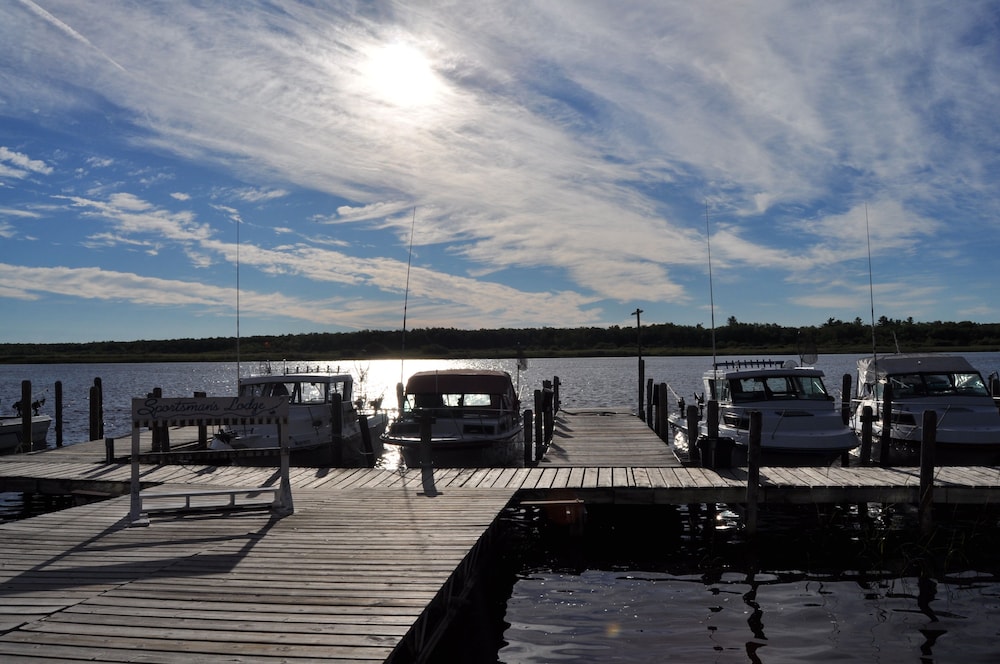 Sportsman's Lodge in Baudette Best Rates & Deals on Orbitz