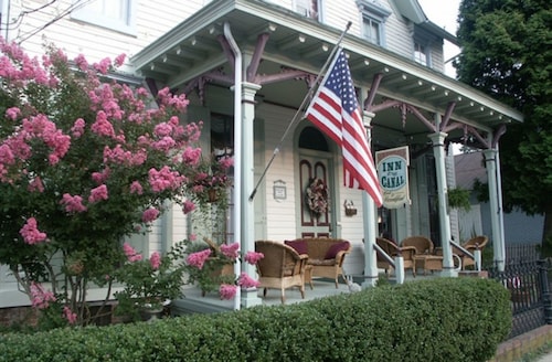 Great Place to stay Inn At The Canal Bed & Breakfast near Chesapeake City 