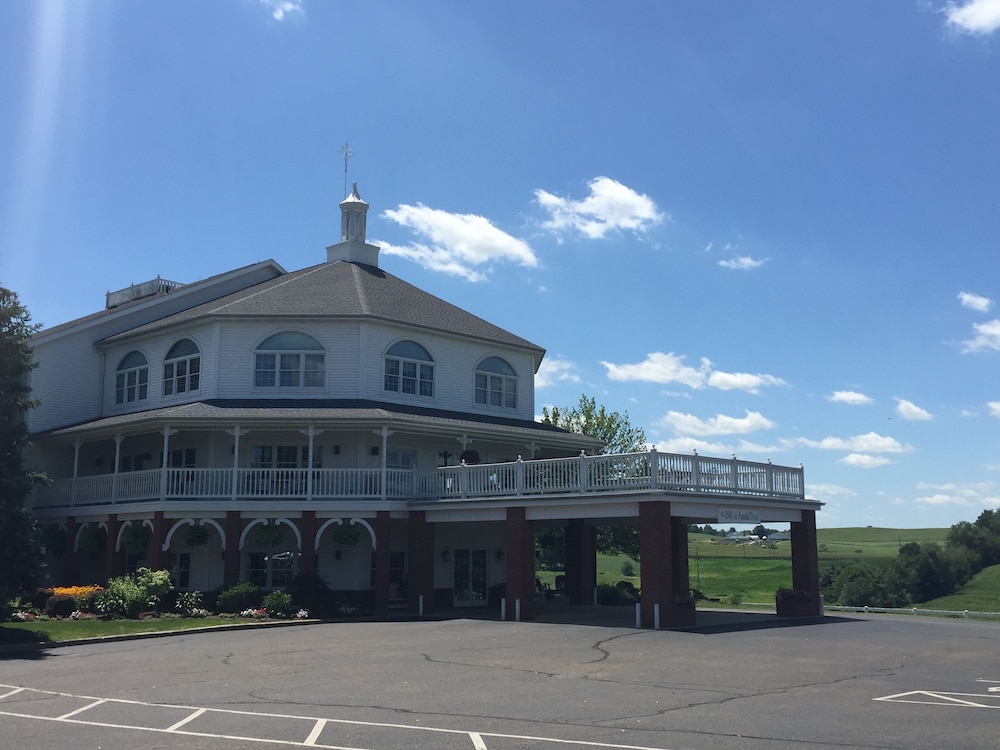 Inn At Amish Door In Wilmot Cheap Hotel Deals Rates
