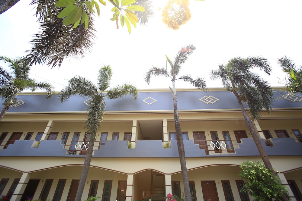 Foto - Reddoorz Plus @ Karet Pedurenan 3