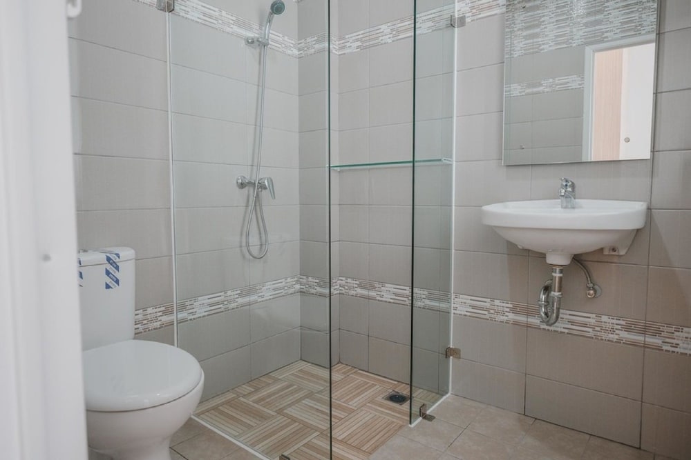 Foto - Reddoorz Plus @ Karet Pedurenan 3