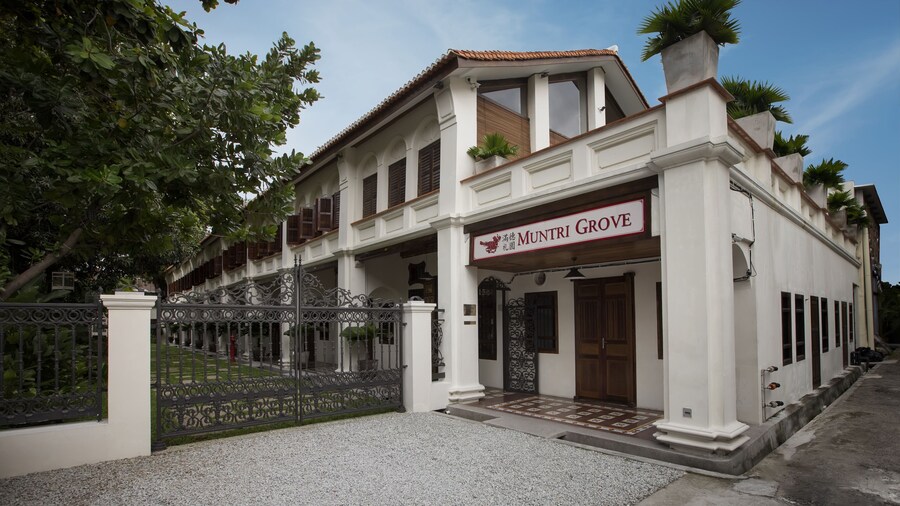 Muntri Grove