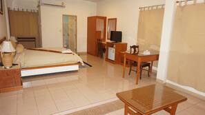 Desk, rollaway beds, free WiFi, wheelchair access