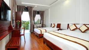 Minibar, desk, blackout curtains, free WiFi
