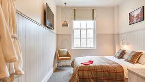 Free minibar, desk, iron/ironing board, free WiFi