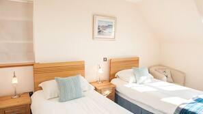 Premium bedding, desk, iron/ironing board, free WiFi