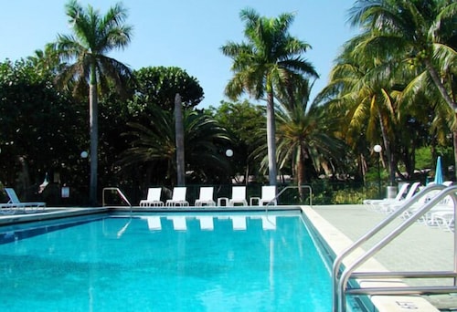 Silver Sands Beach Resort 2018 Room Prices 169 Deals Reviews Silver Sands Beach Resort 2 5 Out Of 0 Exterior Featured Image