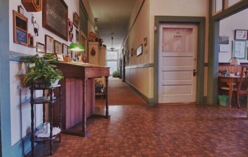 School House Inn Bed Breakfast 2018 Room Prices 89 Deals Exterior Featured Image Lobby