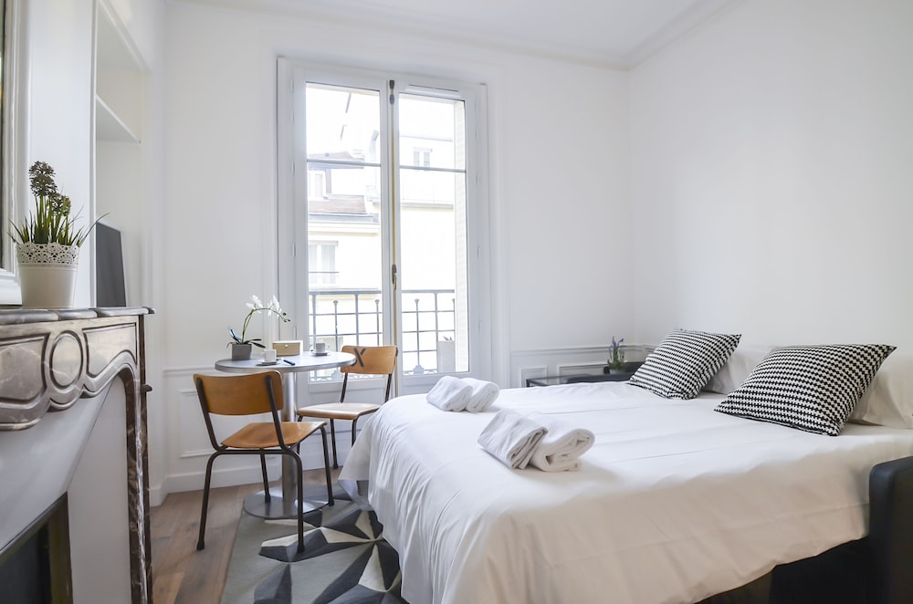 Luxury Apartment In Paris Montorgueil 2019 Hotel Prices Luxury Apartment In Paris Montorgueil 0 Out Of 5 Exterior Featured Image Guestroom