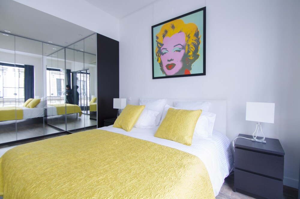 Luxury Apartment In Paris Montorgueil Reviews Photos Rates Currently Selected Item