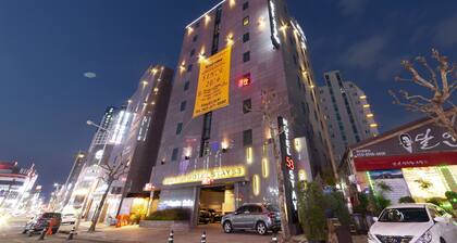 Hotel Stay 53