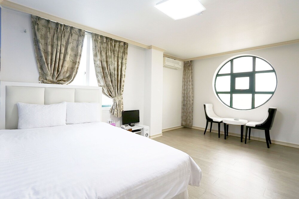 Songrim Motel In Sokcho Cheap Hotel Deals Rates Hotel - 