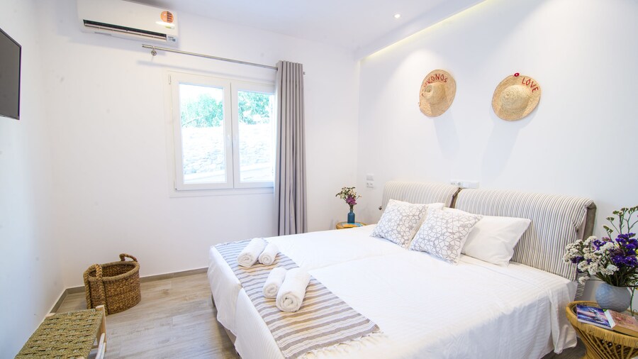 Dimele Rooms & Studios