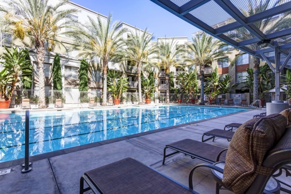 Global Luxury Suites at Main Street in Irvine, United States