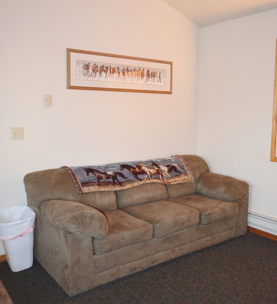 Sleepy J Cabins in Swan Valley | Best Rates & Deals on Orbitz