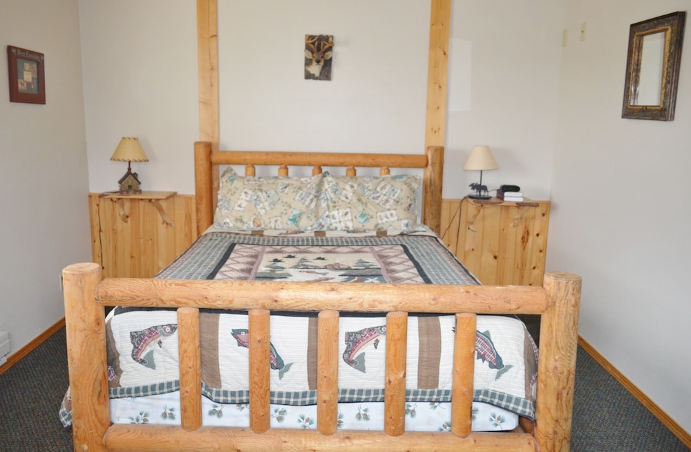 Sleepy J Cabins Swan Valley Usa Best Price Guarantee Lastminute