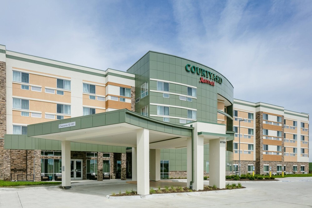 Courtyard by Marriott Omaha Bellevue Beardmore Event Center in Omaha