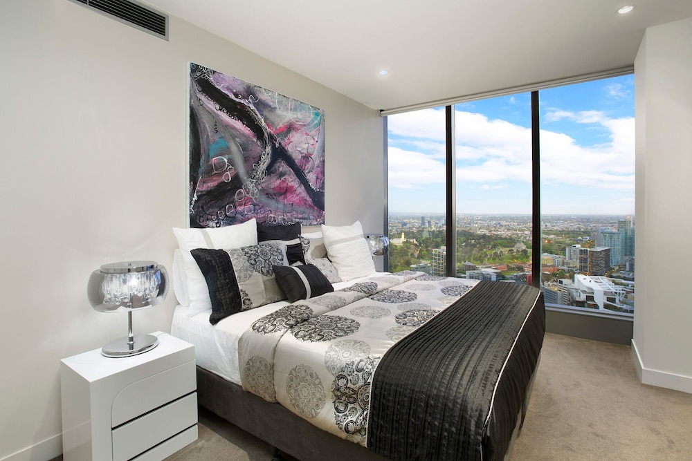 Room, Platinum Apartments at Freshwater