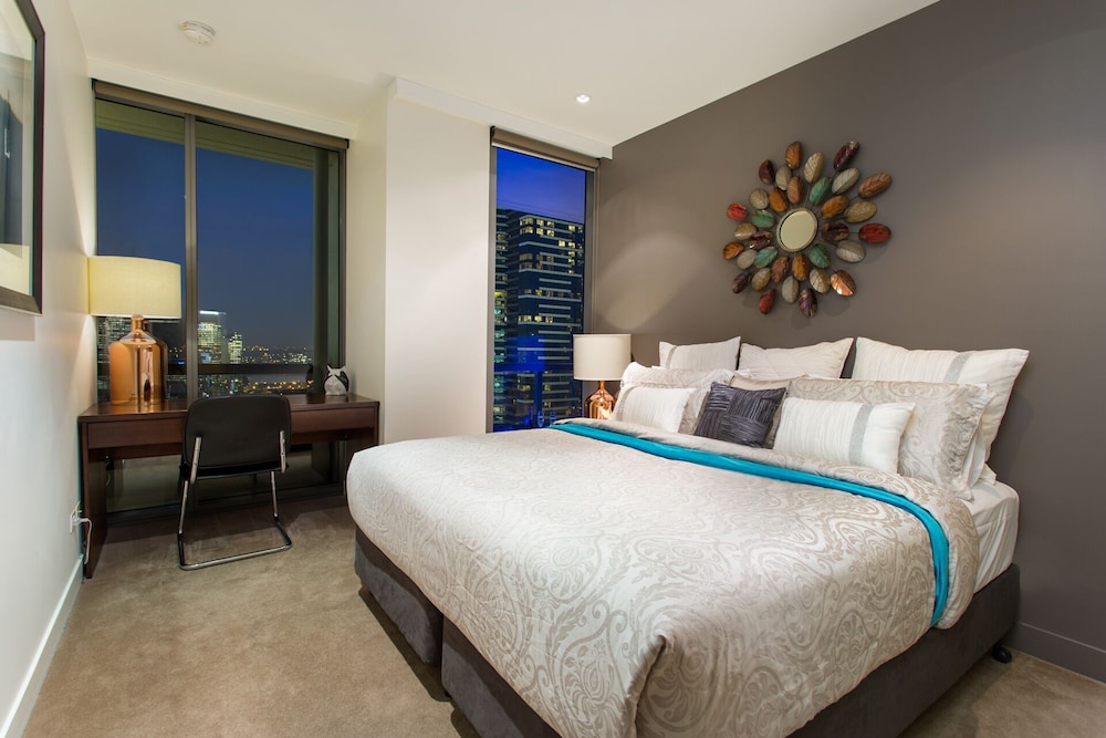 Room, Platinum Apartments at Freshwater