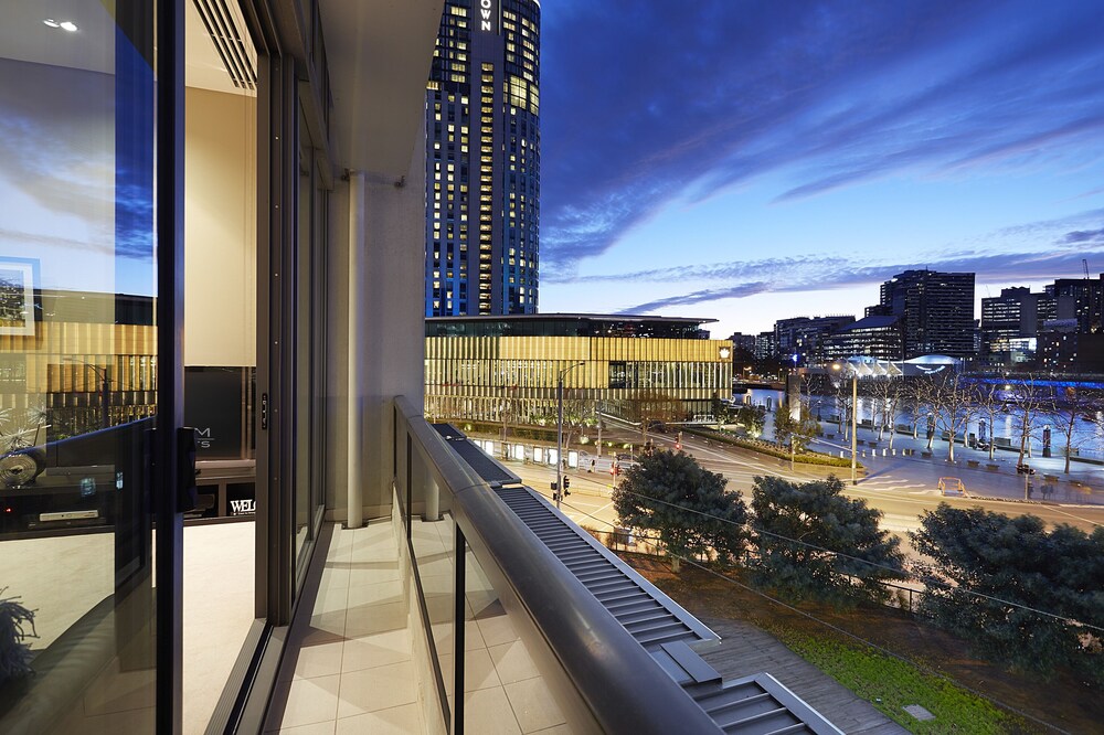 Platinum Apartments at Freshwater