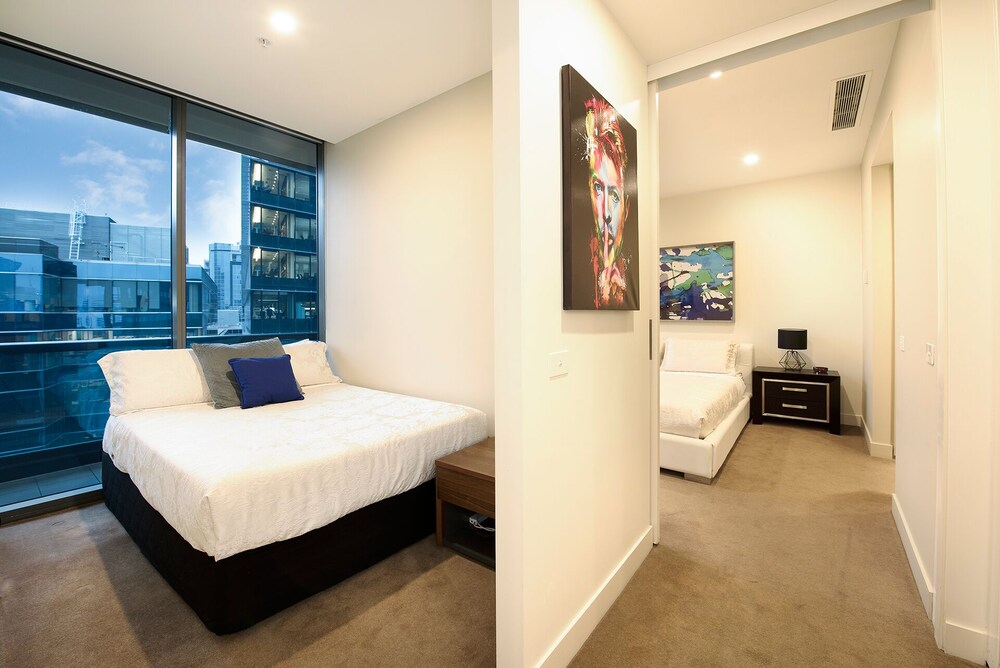 Room, Platinum Apartments at Freshwater