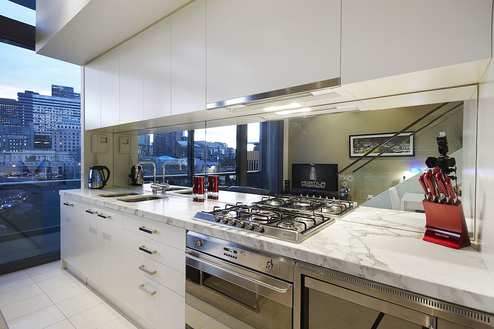 Private kitchen, Platinum Apartments at Freshwater