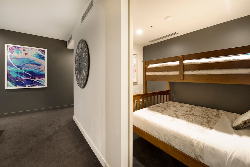 Room, Platinum Apartments at Freshwater