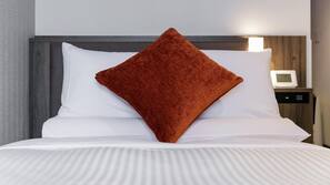 Down comforters, in-room safe, desk, blackout drapes