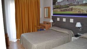 Premium bedding, in-room safe, desk, blackout drapes