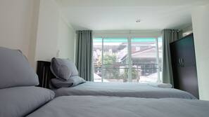 Desk, blackout drapes, free WiFi, linens