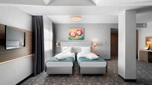 Premium bedding, in-room safe, desk, laptop workspace
