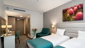 Premium bedding, in-room safe, desk, laptop workspace