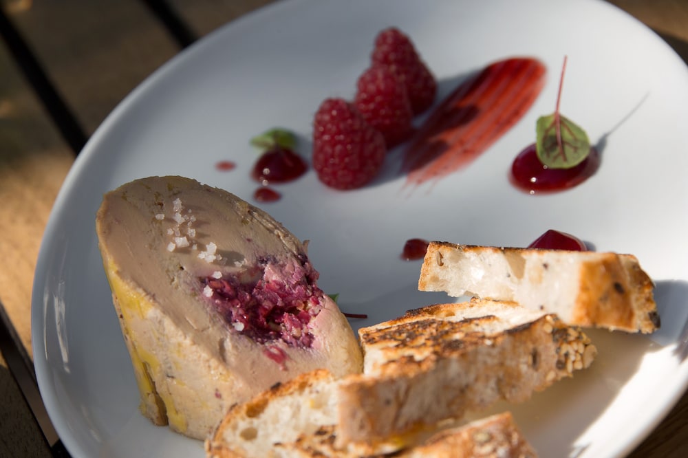 Les Secrets Château Pey La Tour in Bordeaux | Best Rates ...