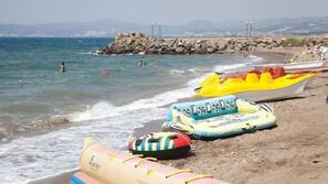 Private beach, sun-loungers, beach umbrellas