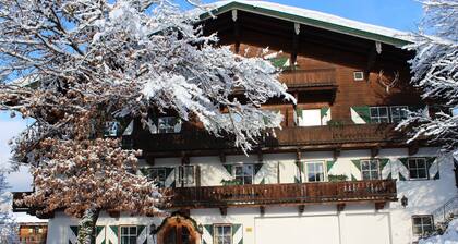 Landsitz Römerhof - Hotel Apartments
