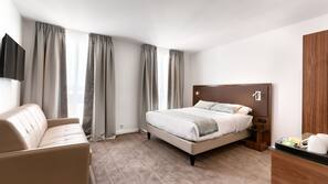 Minibar, Zimmersafe, Schreibtisch, schallisolierte Zimmer